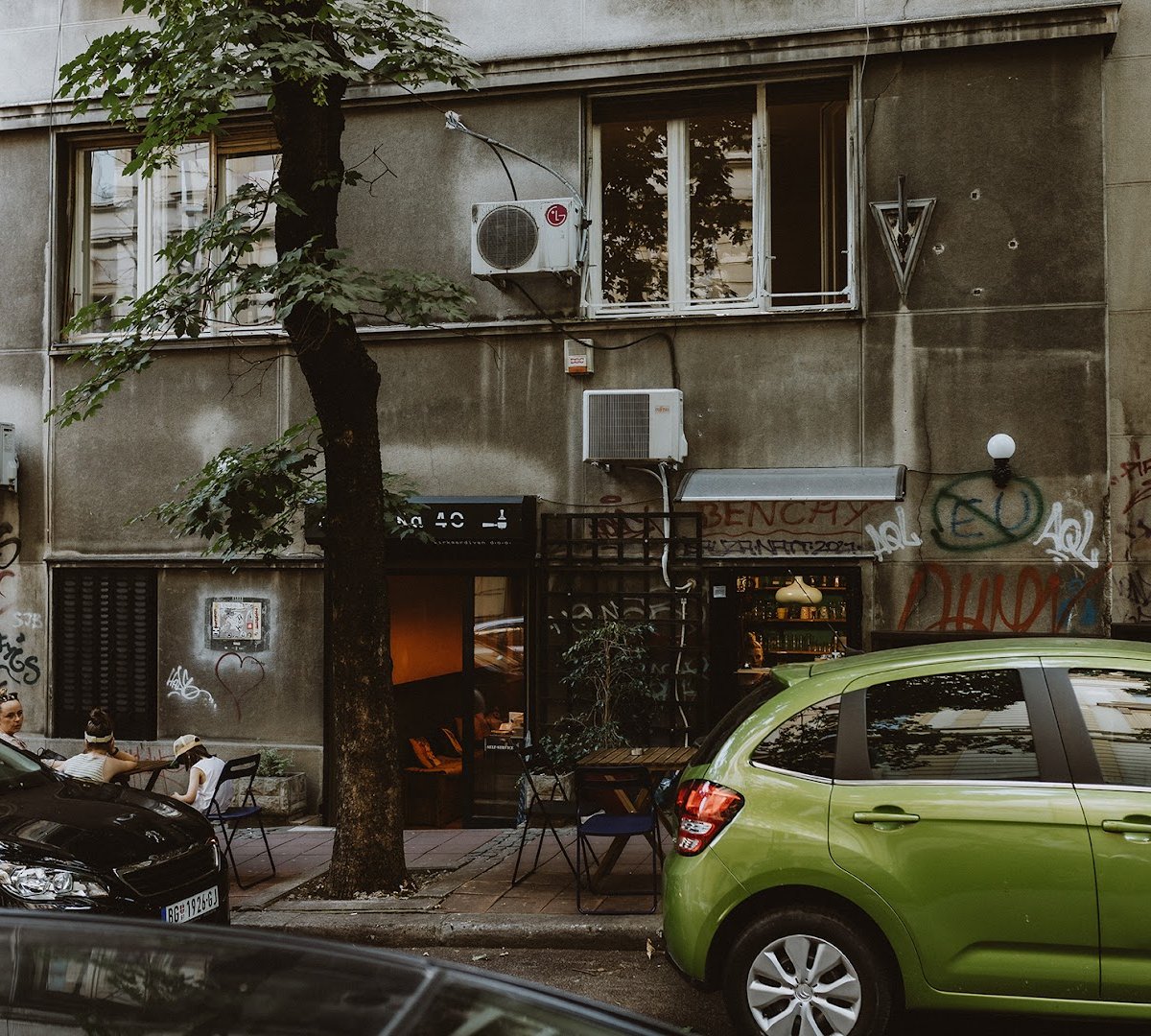 Storefront of eklektika 40, specialty coffee shop in Belgrade