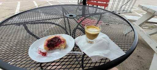 Pull Through Coffee Bar specialty coffee shop in Dallas - photo 12