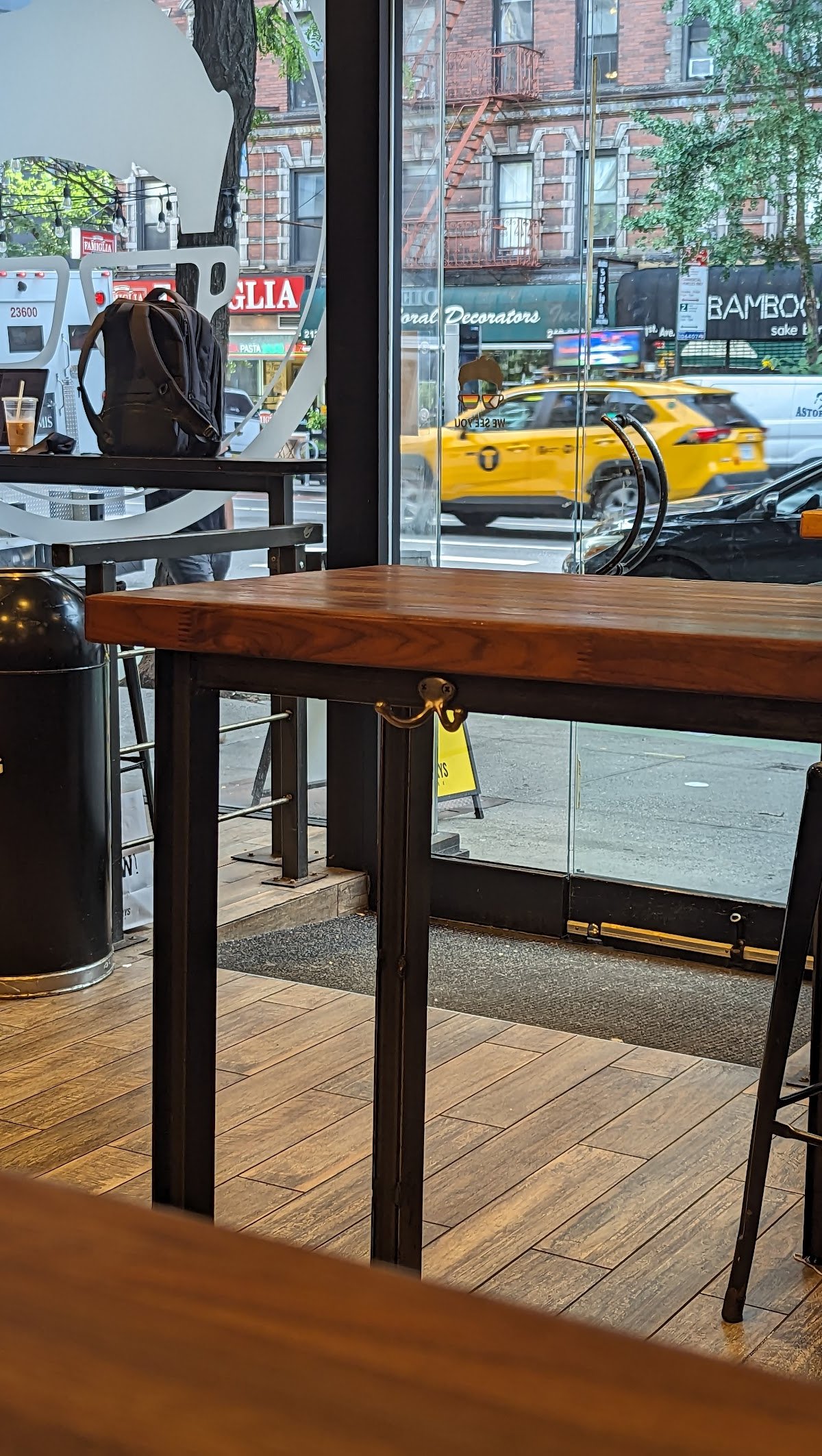 Gregorys Coffee specialty coffee shop in New York - photo 11