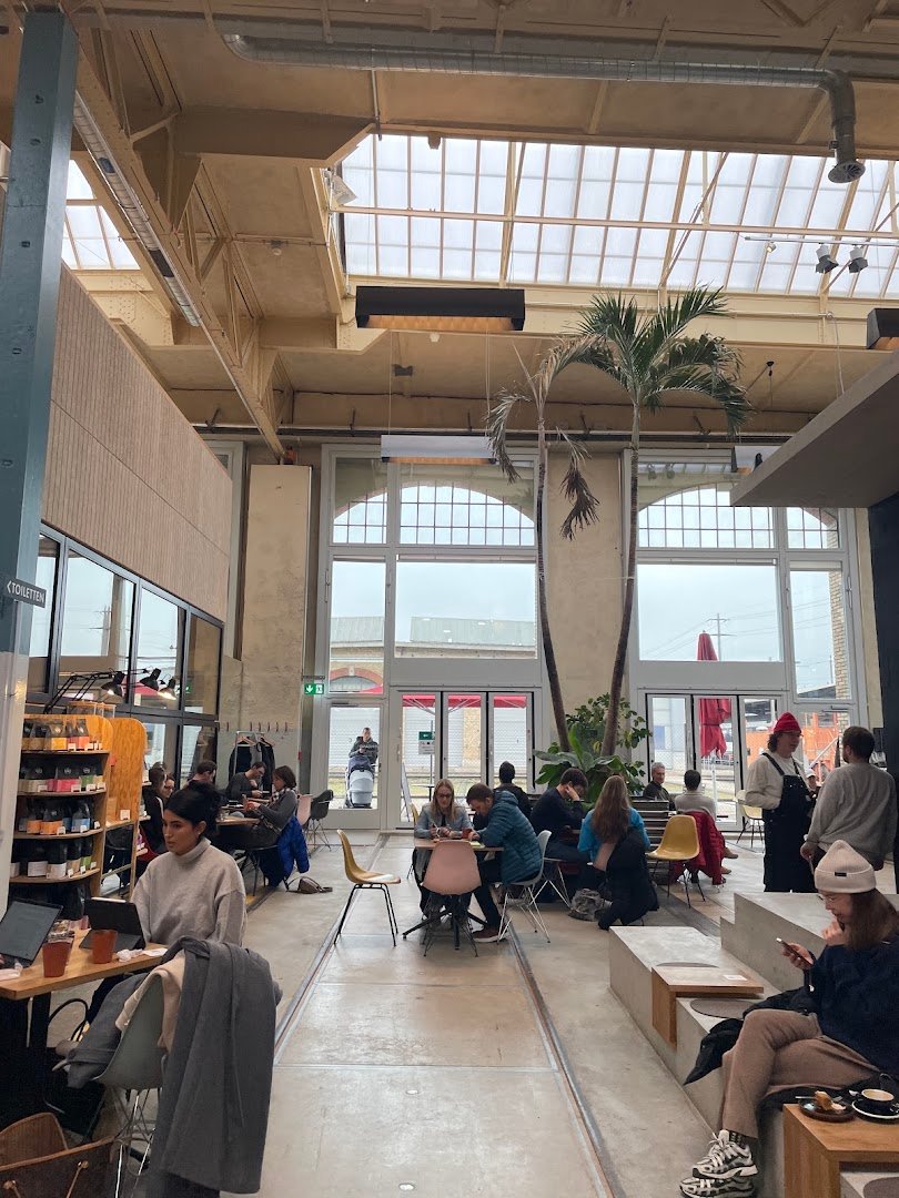 Interior of ViCAFE Rösterei & Kaffeebar, specialty coffee shop in Zurich