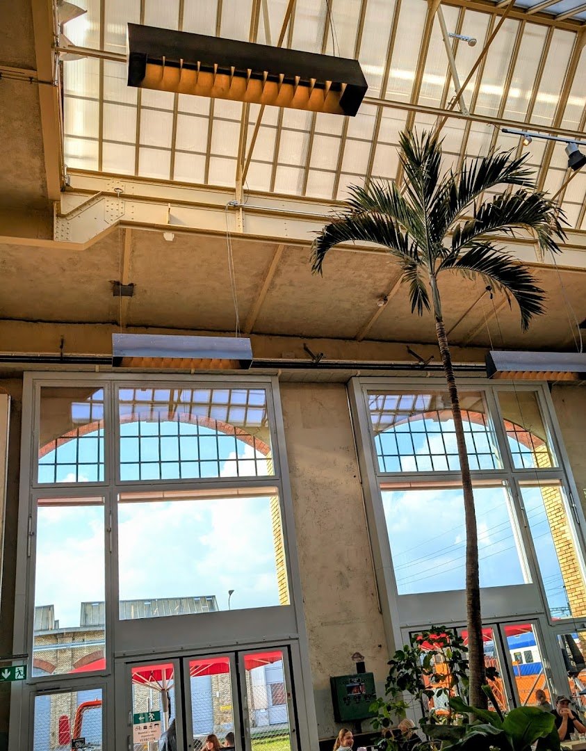Interior of ViCAFE Rösterei & Kaffeebar, specialty coffee shop in Zurich