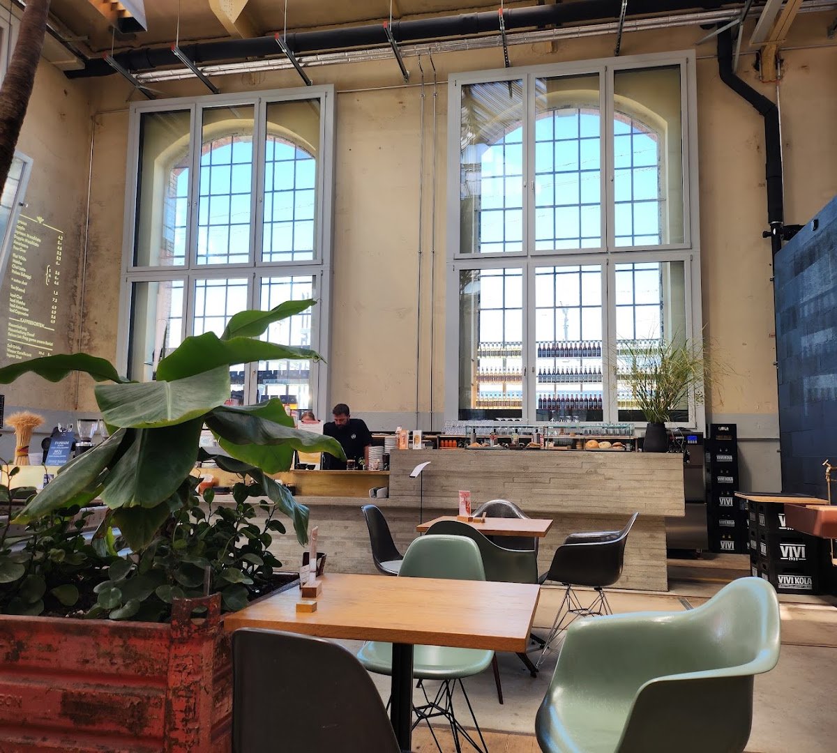 Interior of ViCAFE Rösterei & Kaffeebar, specialty coffee shop in Zurich