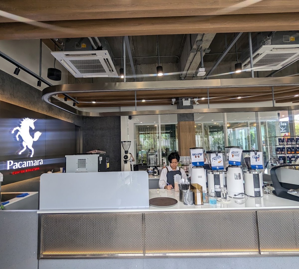 Pacamara Coffee Roasters (PTT Vibhavadi62) specialty coffee shop in Bangkok - photo 5