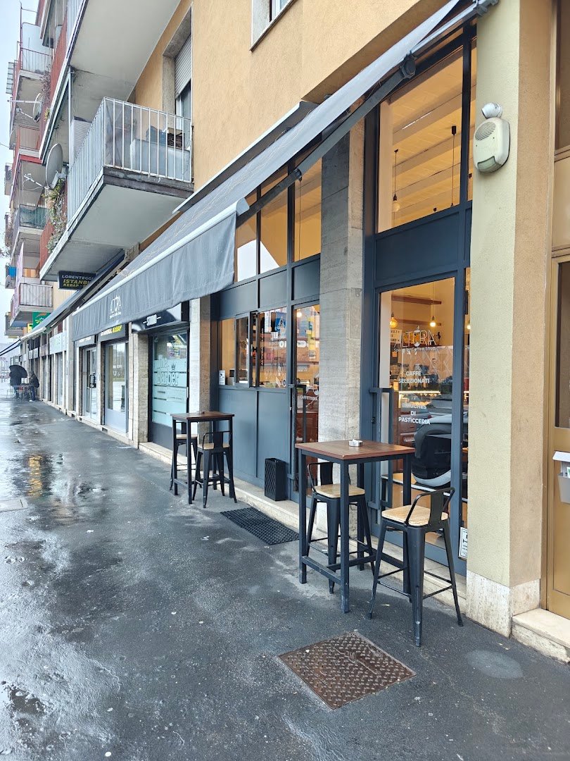 Storefront of ALTURA Specialty Coffee Milan, specialty coffee shop in Milan