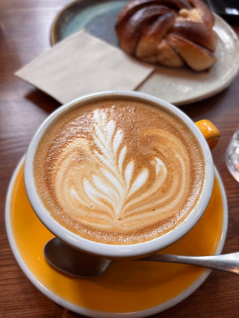 Mad Dog Coffee_Hangár specialty coffee shop in Budapest - photo 3