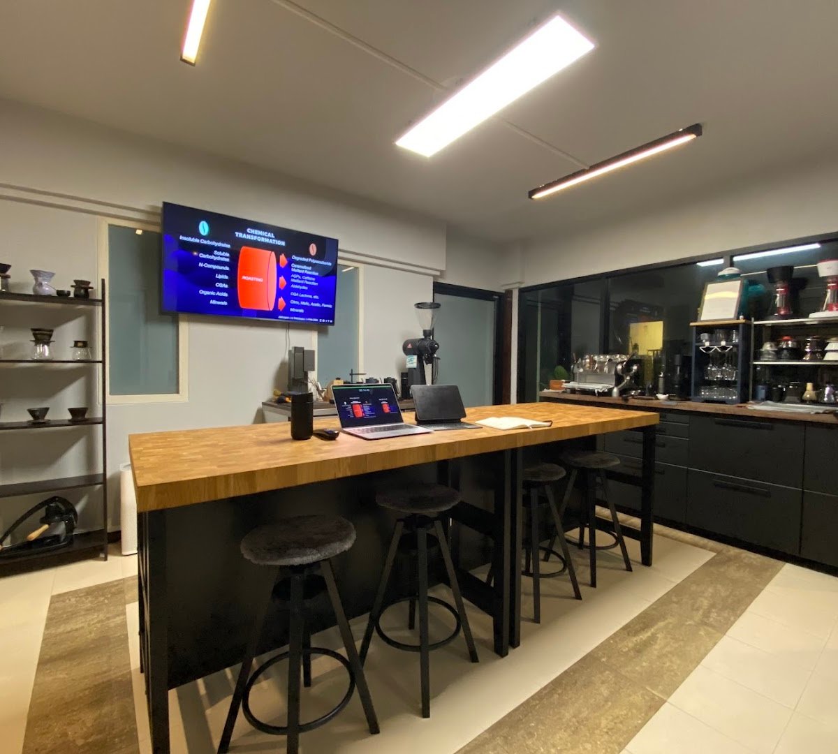 ZMITH Extraction Lab & Roastery specialty coffee shop in Bangkok - photo 7