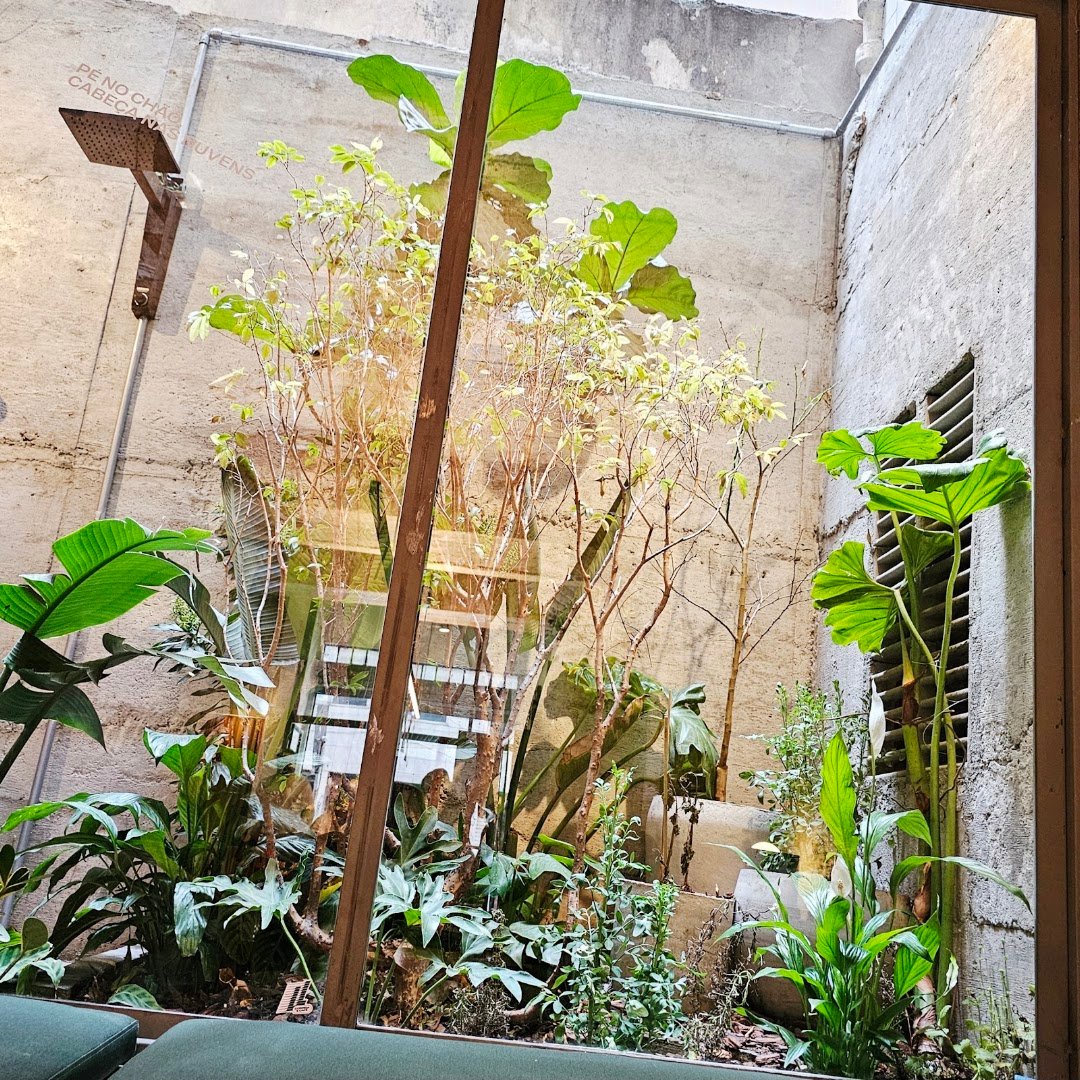 Interior of Longão, specialty coffee shop in São Paulo