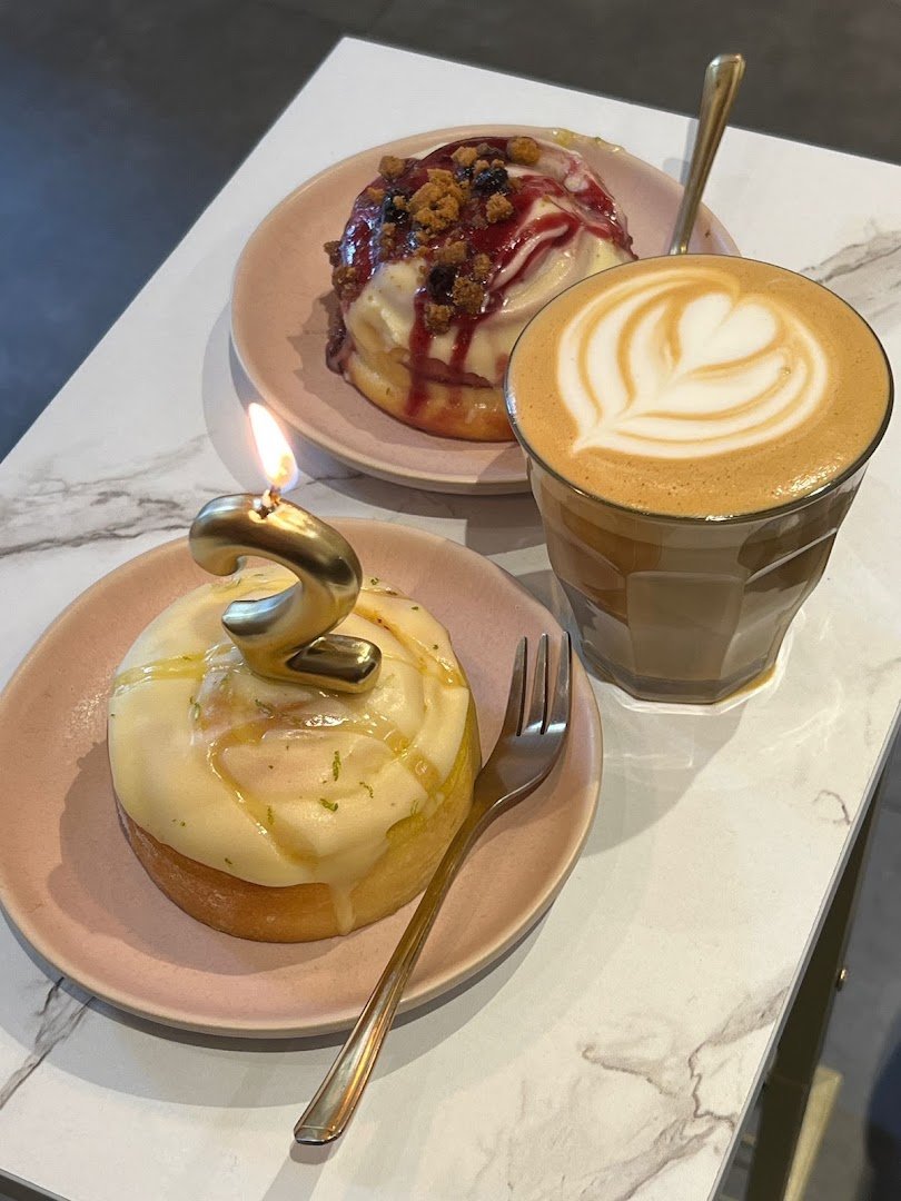 Candela Canela - Best Specialty Coffee & Cinnamon Rolls specialty coffee shop in Barcelona - photo 5