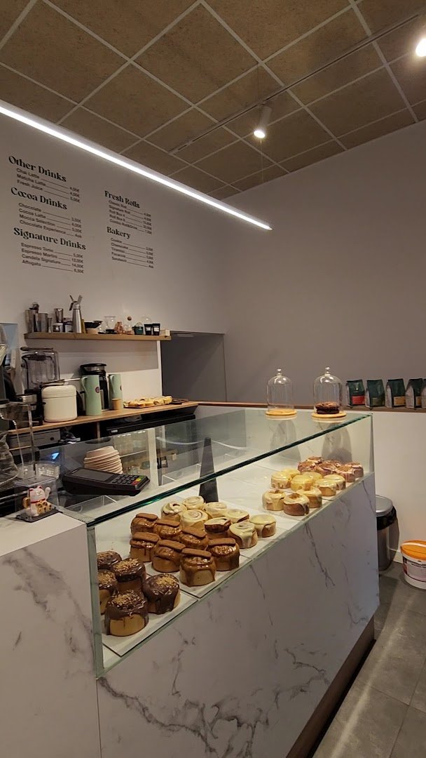 Candela Canela - Best Specialty Coffee & Cinnamon Rolls specialty coffee shop in Barcelona - photo 8