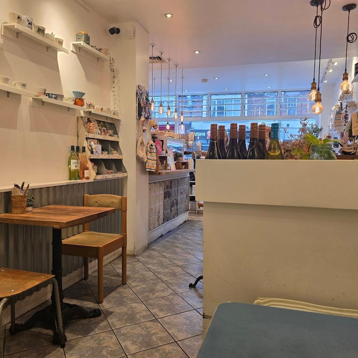 The Robin Craft Cafe specialty coffee shop in London - photo 7