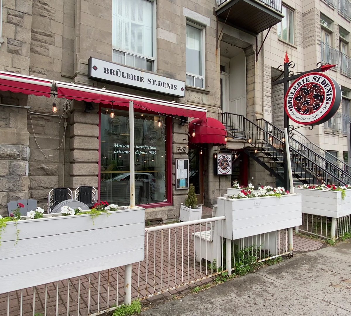 Storefront of Brûlerie St-Denis, specialty coffee shop in Montreal