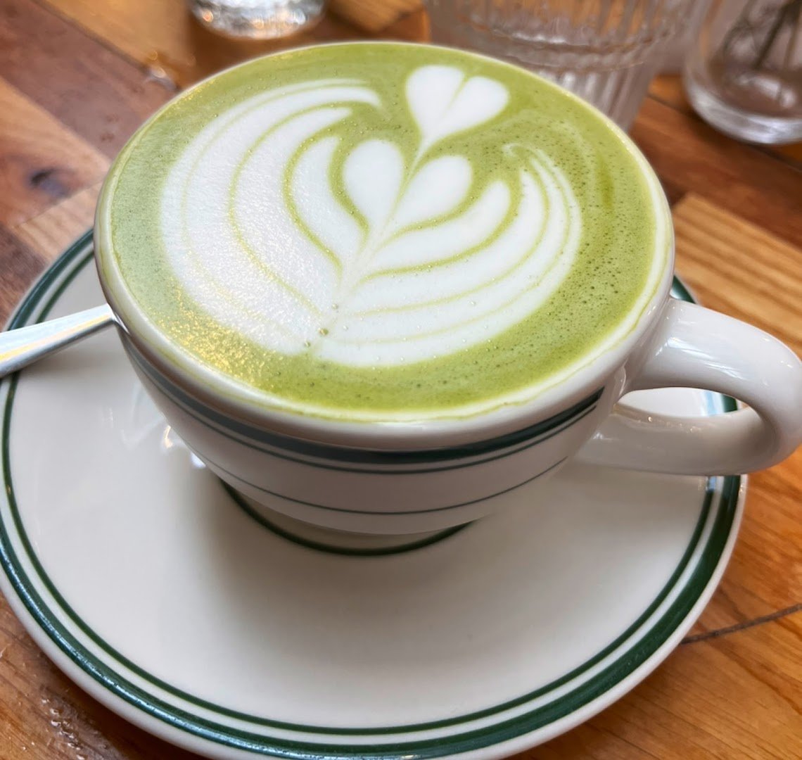 HolyBelly specialty coffee shop in Paris - photo 3
