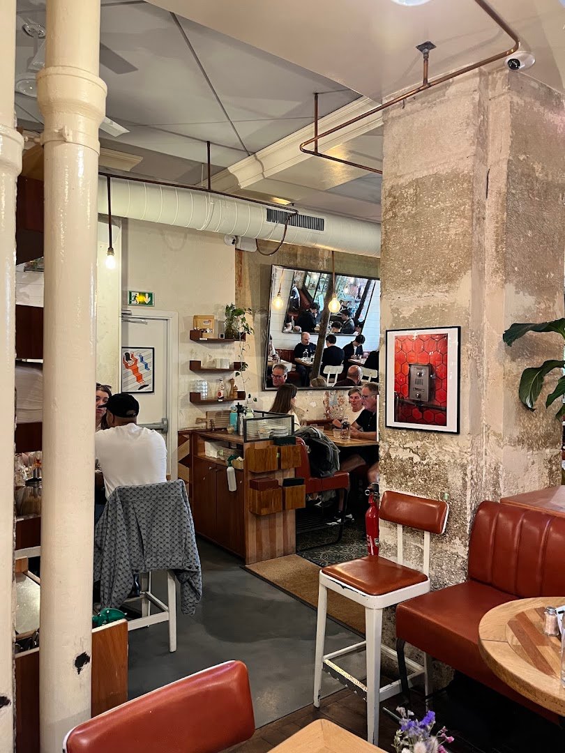 HolyBelly specialty coffee shop in Paris - photo 7
