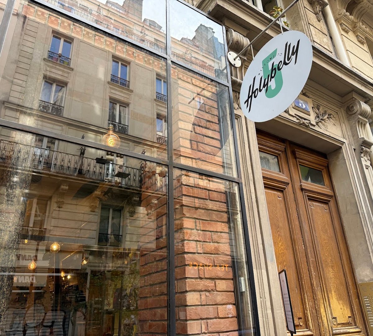 HolyBelly specialty coffee shop in Paris - photo 9
