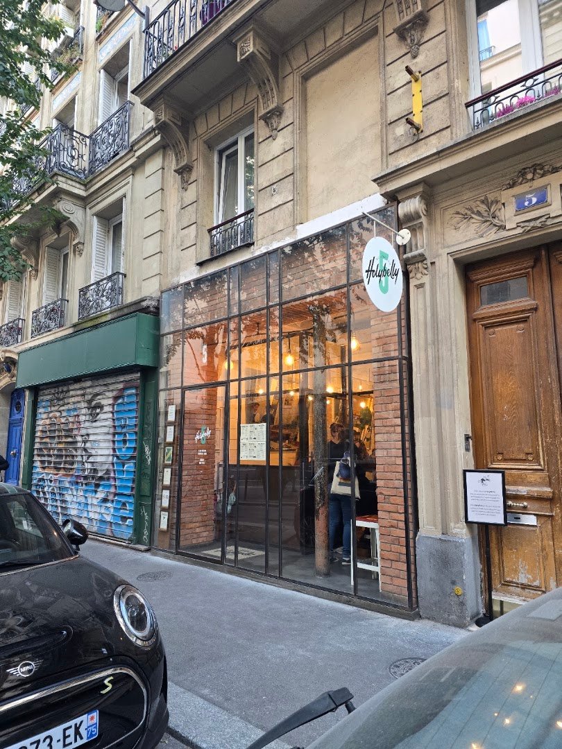 HolyBelly specialty coffee shop in Paris - photo 10