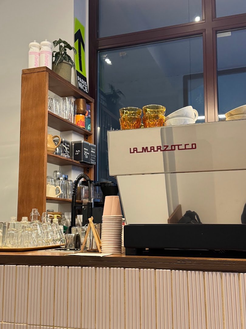 DAHU - Café & Atelier Vélo specialty coffee shop in Paris - photo 6