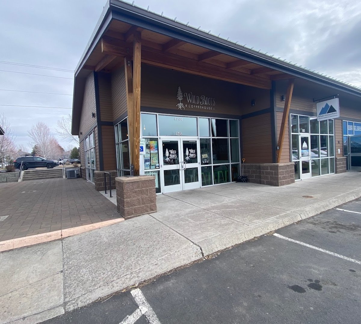 WildRoots Coffeehouse specialty coffee shop in Bend - photo 8