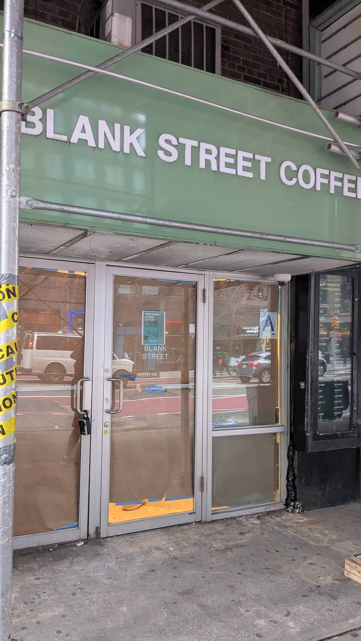 Blank Street specialty coffee shop in New York - photo 7