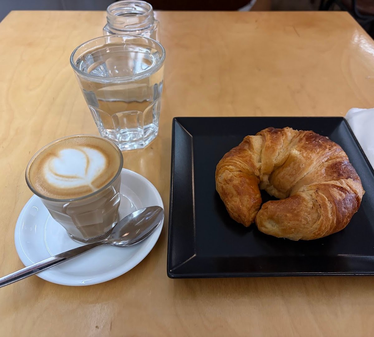 Arch&Beans Kávéművek specialty coffee shop in Budapest - photo 2