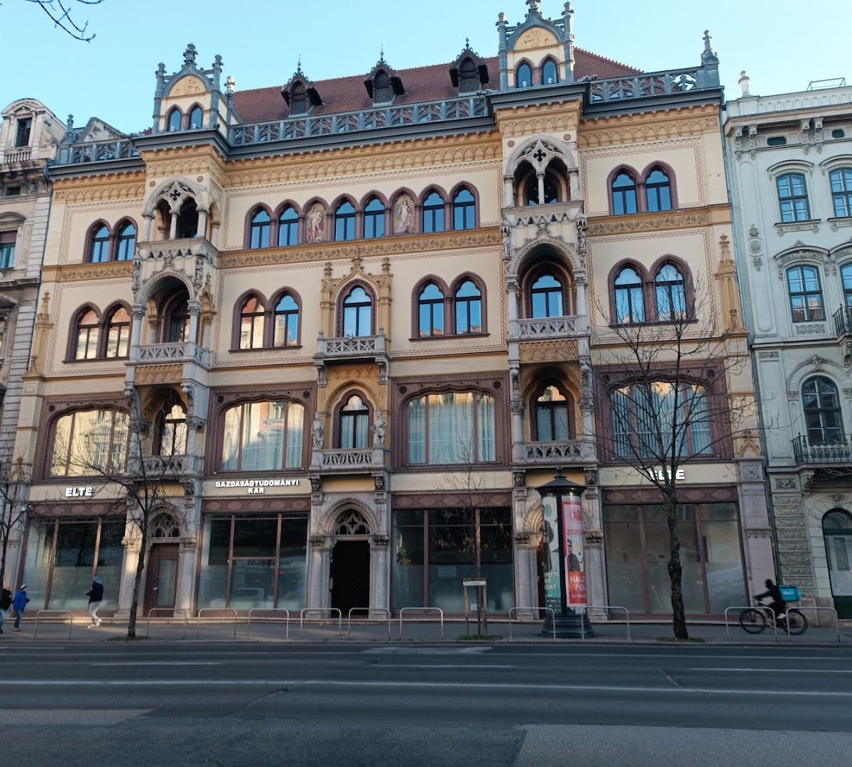 Arch&Beans Kávéművek specialty coffee shop in Budapest - photo 6
