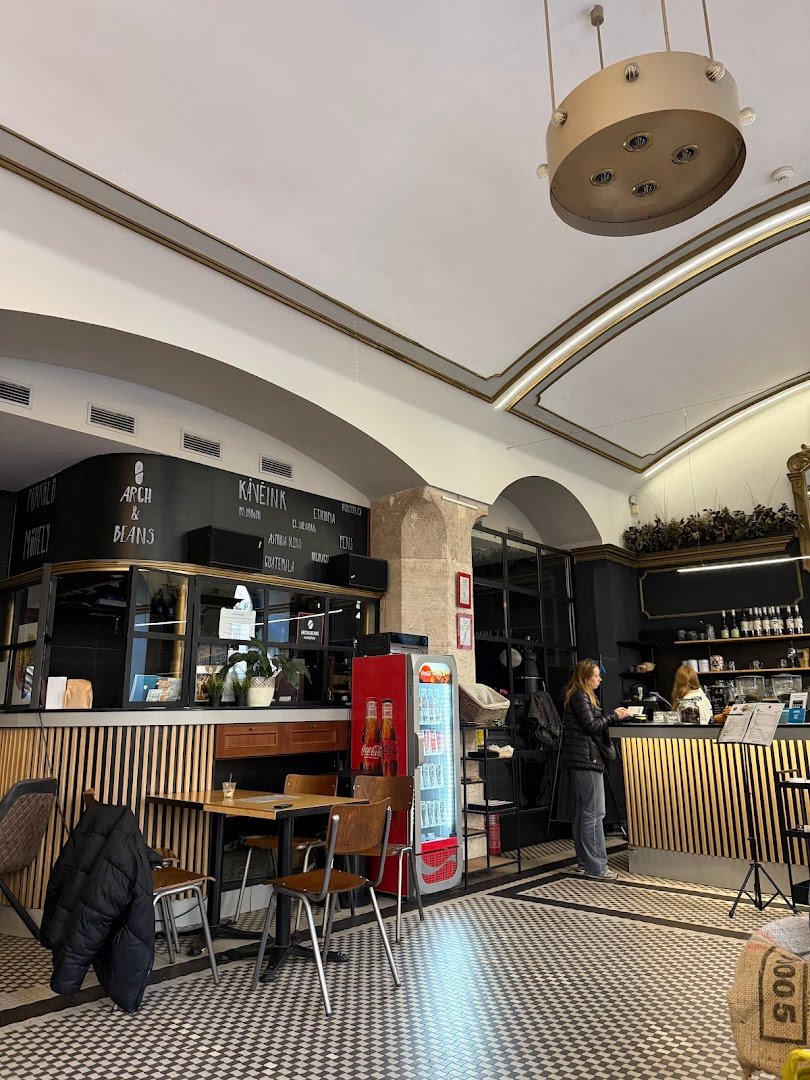 Arch&Beans Kávéművek specialty coffee shop in Budapest - photo 9
