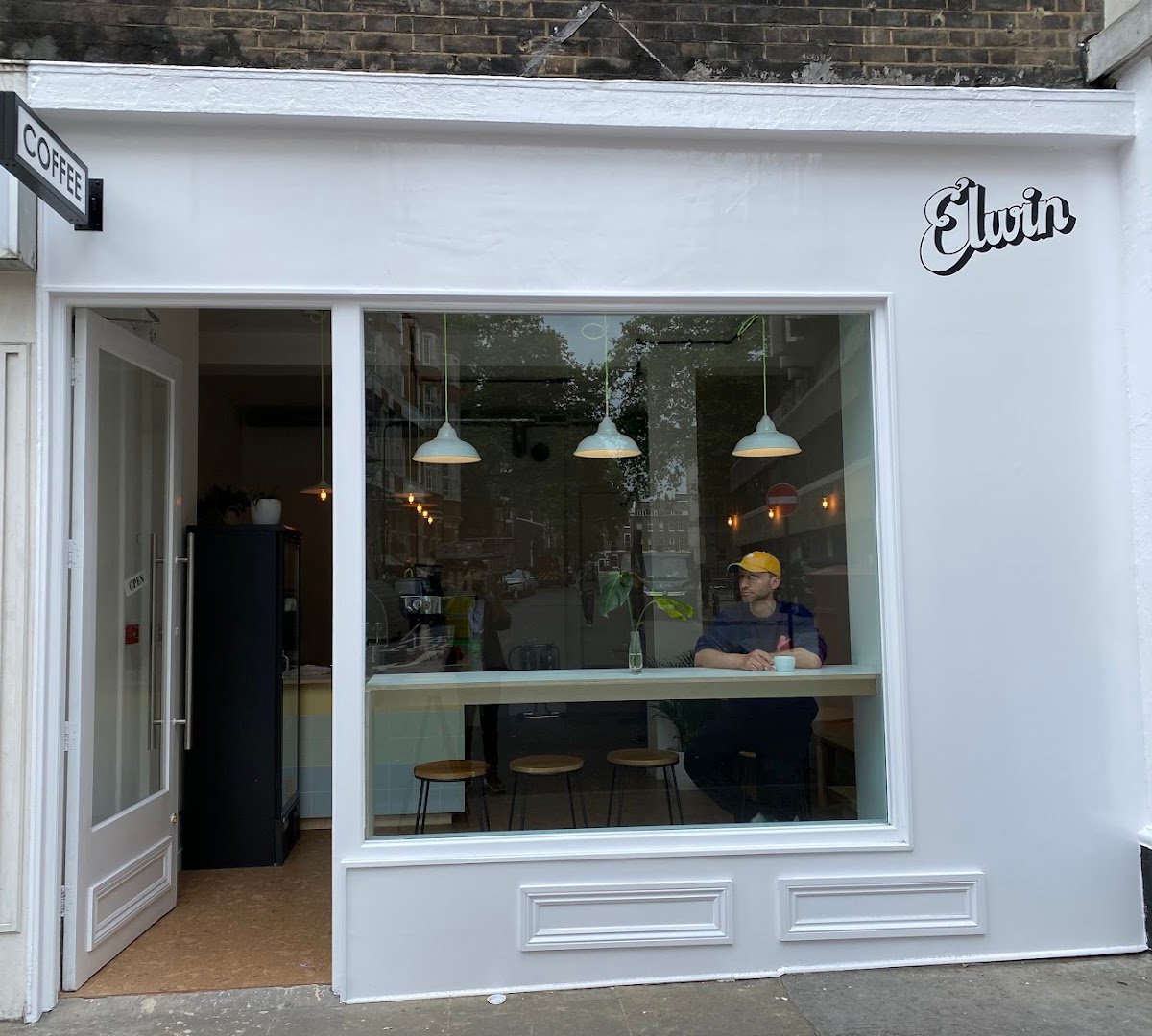 Elwin Coffee specialty coffee shop in London - photo 8