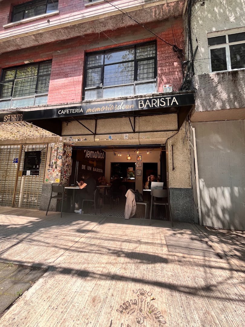 Storefront of Café Memorias de un Barista, specialty coffee shop in Mexico City