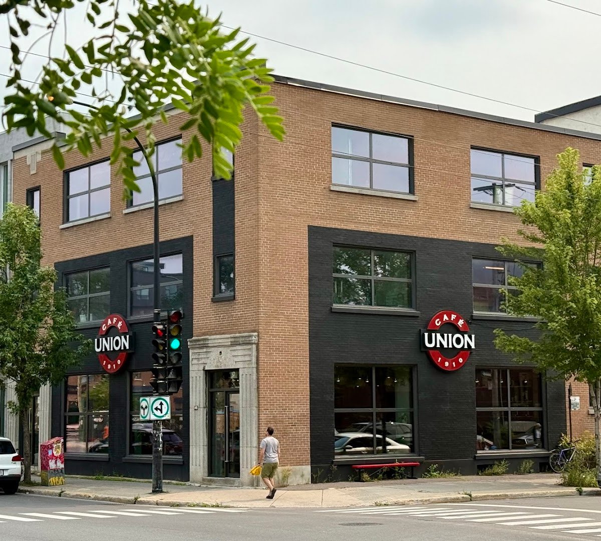 Storefront of Café Union, specialty coffee shop in Montreal