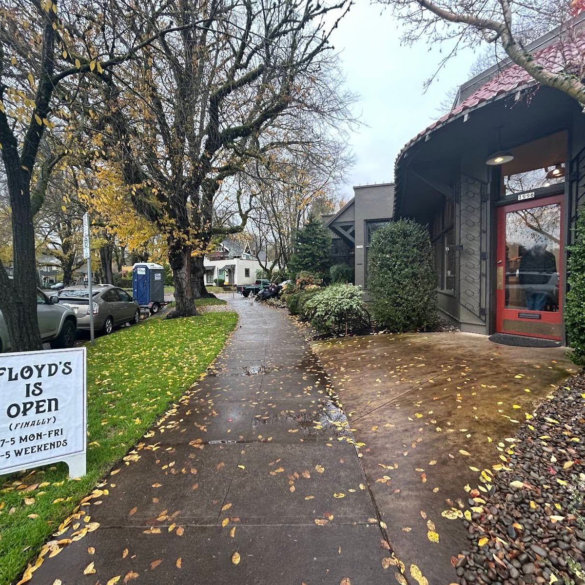 Floyd's Coffeehouse and Wine Bar specialty coffee shop in Portland - photo 11