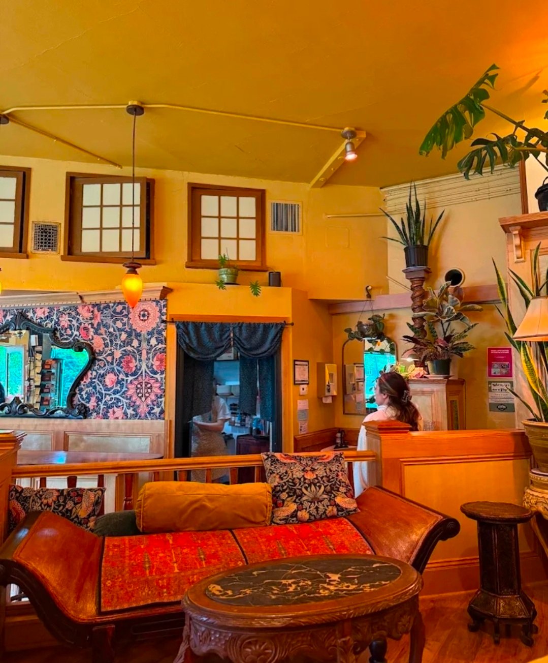 Floyd's Coffeehouse and Wine Bar specialty coffee shop in Portland - photo 4