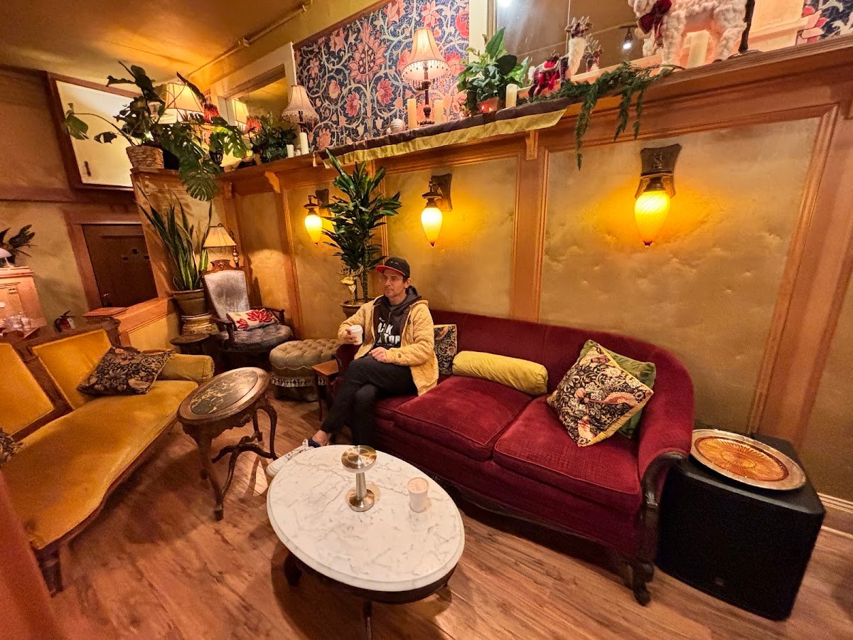 Floyd's Coffeehouse and Wine Bar specialty coffee shop in Portland - photo 6