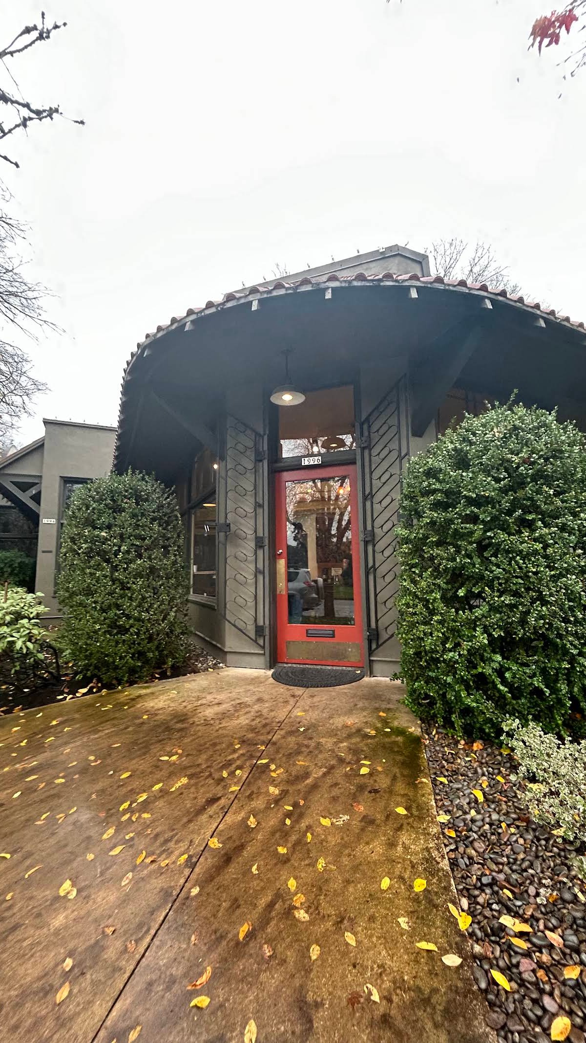 Floyd's Coffeehouse and Wine Bar specialty coffee shop in Portland - photo 9