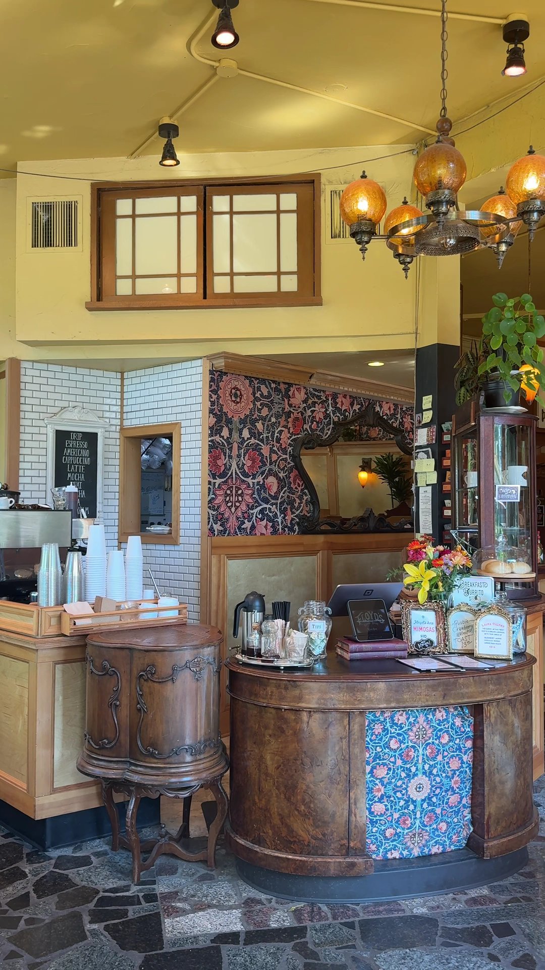 Floyd's Coffeehouse and Wine Bar specialty coffee shop in Portland - photo 10