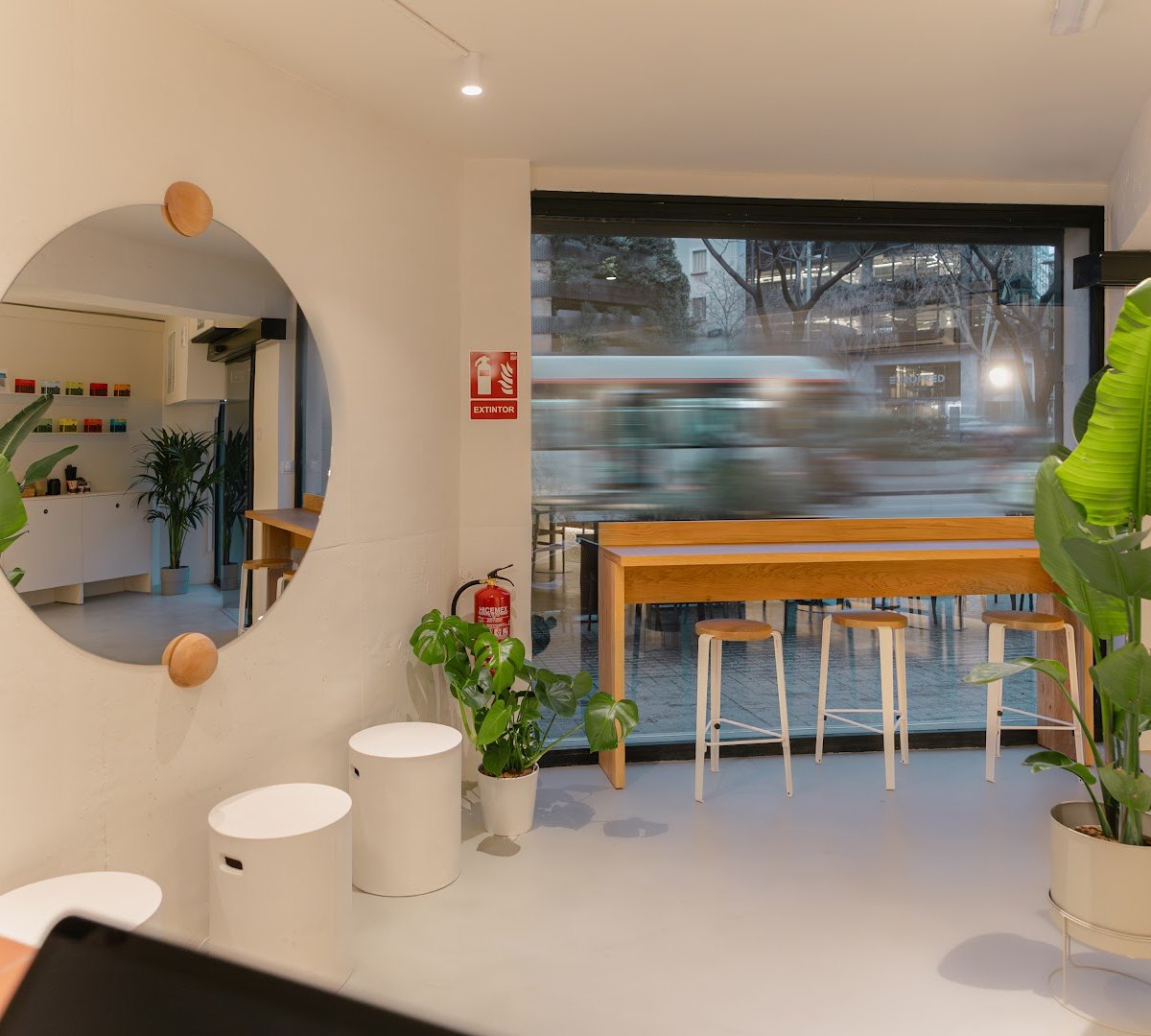 The Miners Coffee Josep Tarradellas specialty coffee shop in Barcelona - photo 9