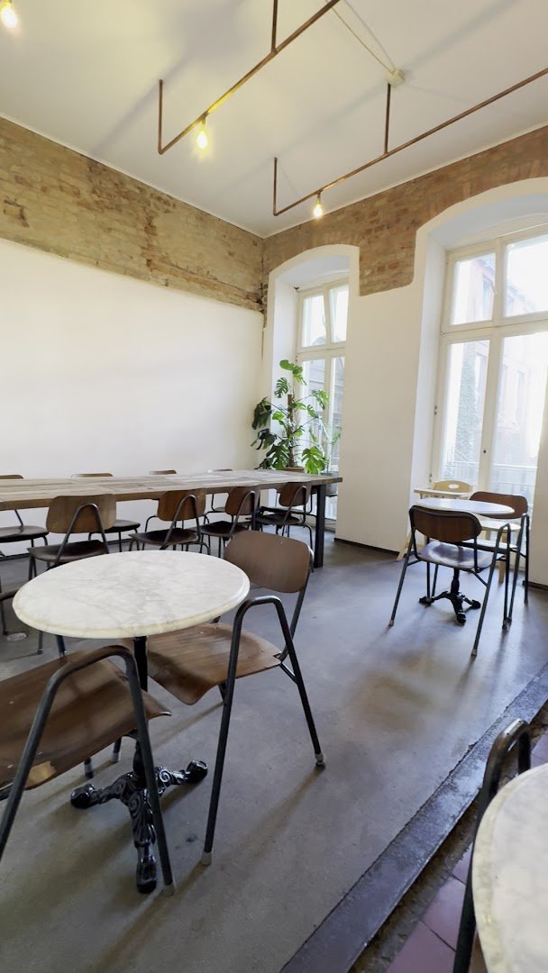 Distrikt coffee specialty coffee shop in Berlin - photo 3