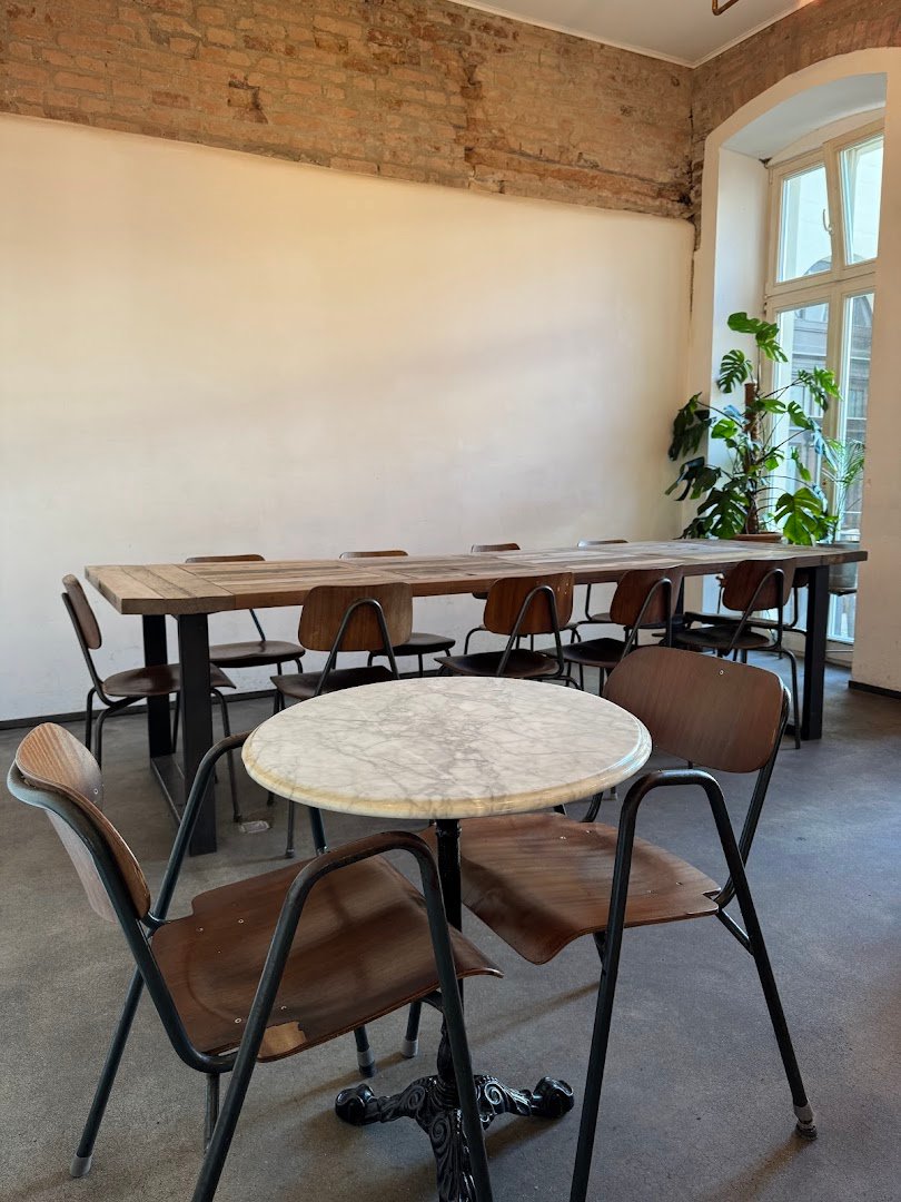 Distrikt coffee specialty coffee shop in Berlin - photo 4