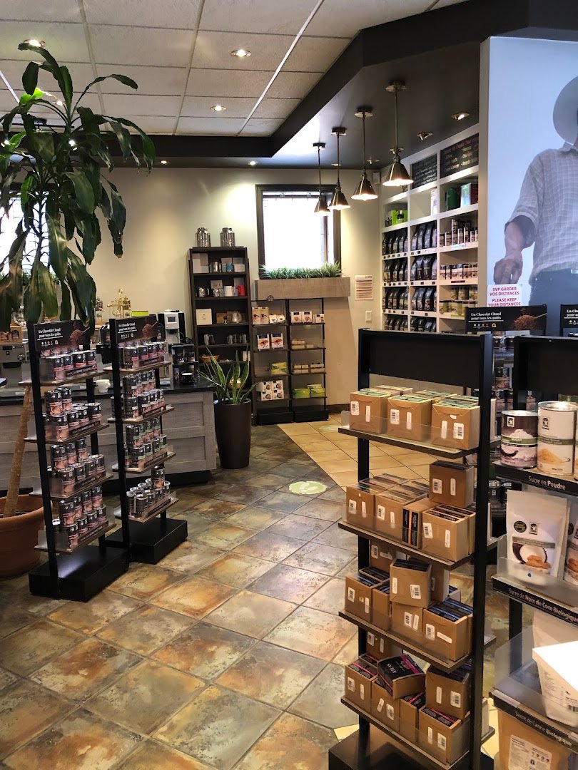 Interior of Terra Café et Thé, specialty coffee shop in Montreal
