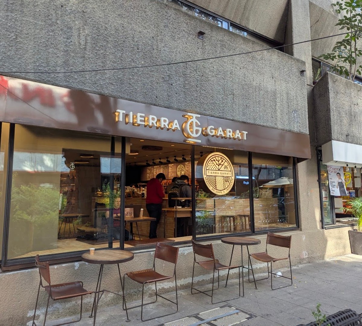 Storefront of Tierra Garat, specialty coffee shop in Mexico City
