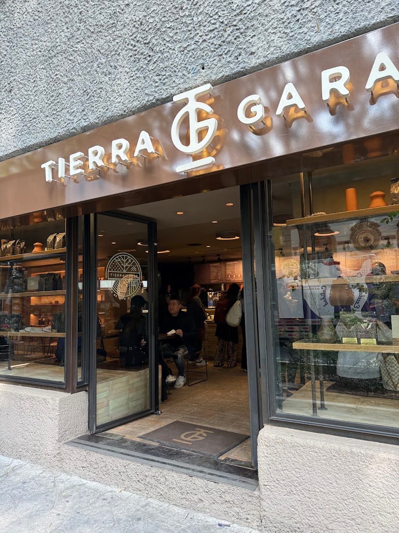 Storefront of Tierra Garat, specialty coffee shop in Mexico City