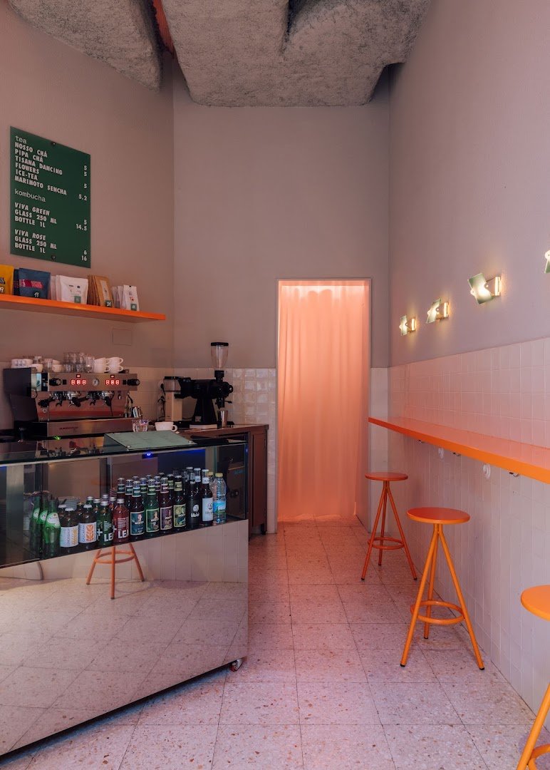 Interior of Acento Coffee, specialty coffee shop in Lisbon