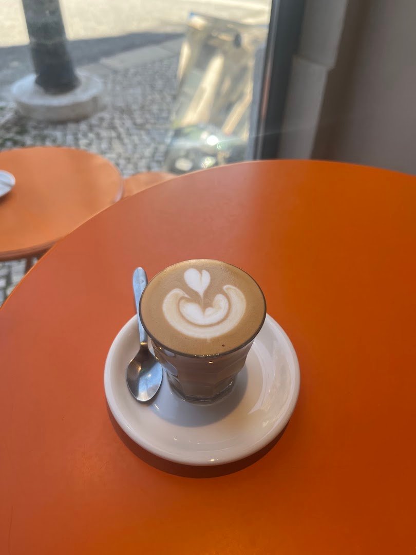 Coffee at Acento Coffee, specialty coffee shop in Lisbon