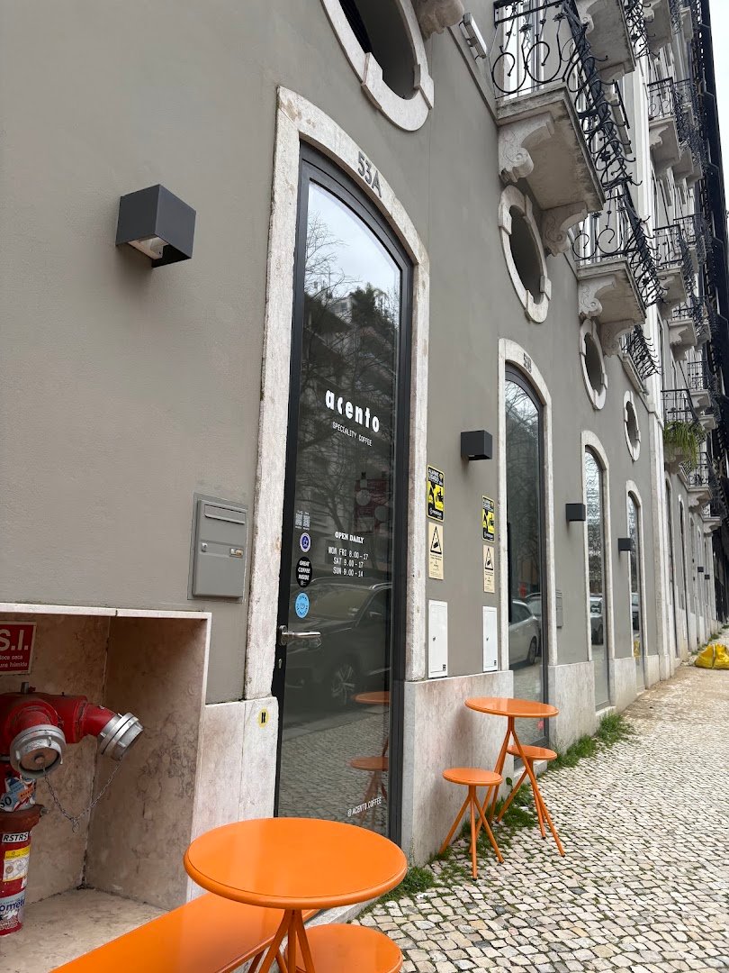 Storefront of Acento Coffee, specialty coffee shop in Lisbon