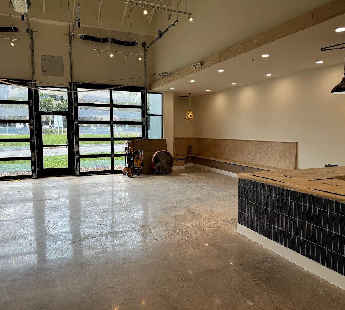 Aveley Farms Coffee Roasters - The Roastery specialty coffee shop in Baltimore - photo 10