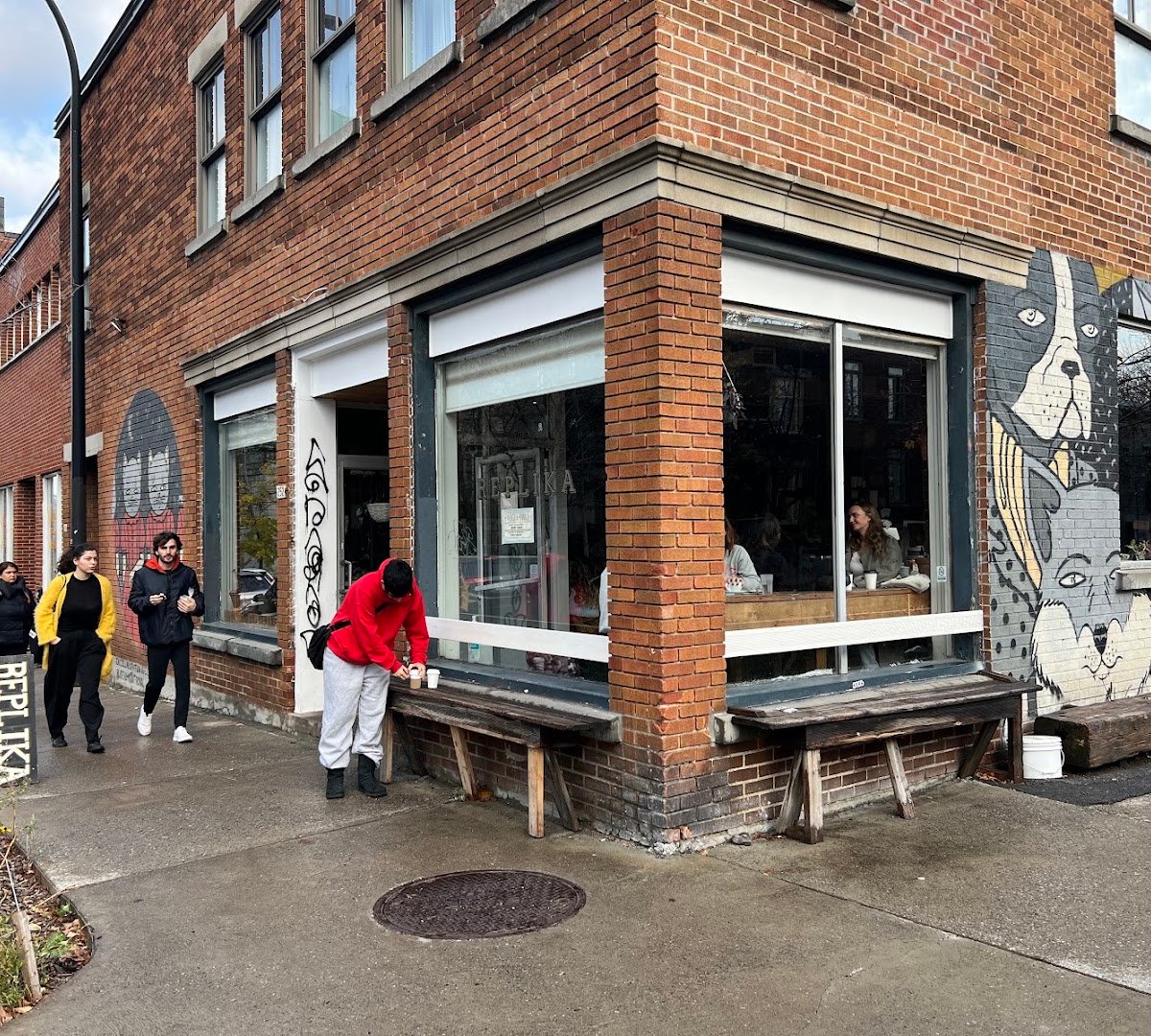 Storefront of Café Replika, specialty coffee shop in Montreal