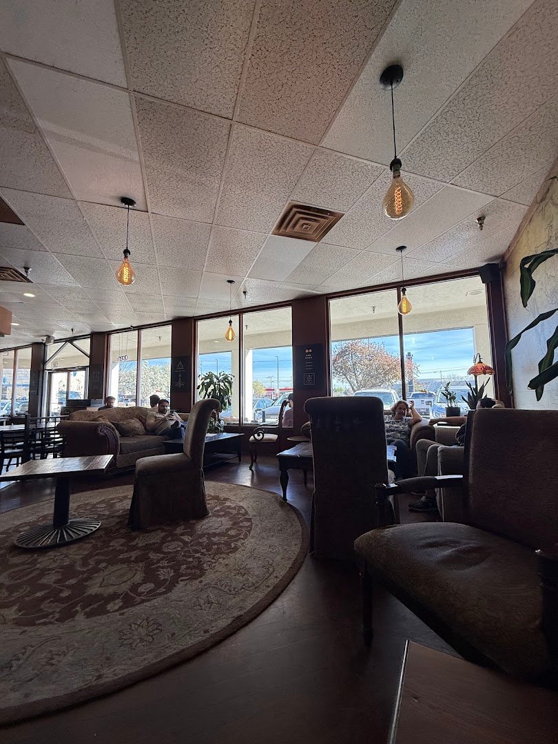 Alchemist Coffee Overland specialty coffee shop in Boise - photo 4