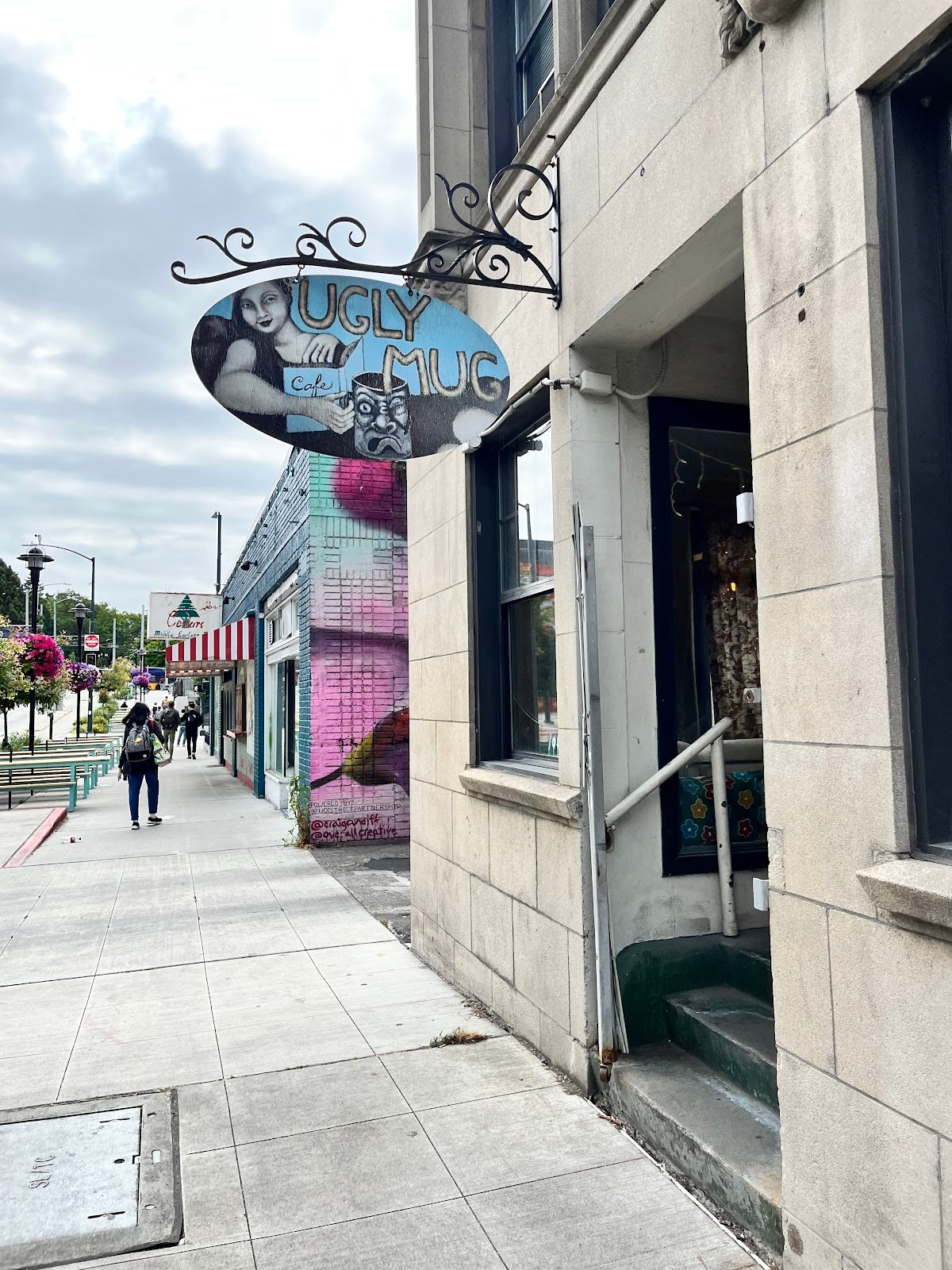 Ugly Mug Cafe specialty coffee shop in Seattle - photo 4