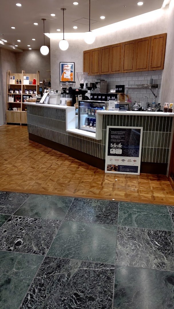Interior of Belleville Brulerie TOKYO, specialty coffee shop in Tokyo