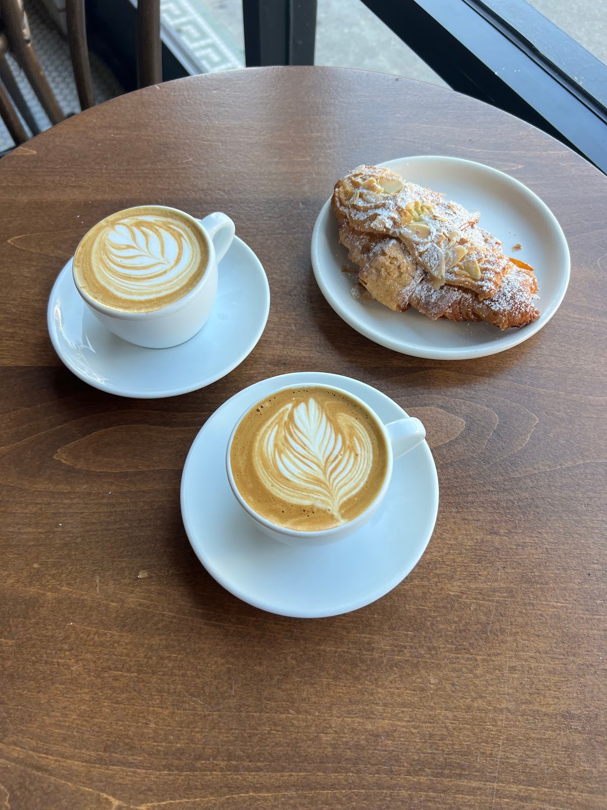 Menotti's Coffee Stop specialty coffee shop in Los Angeles - photo 4