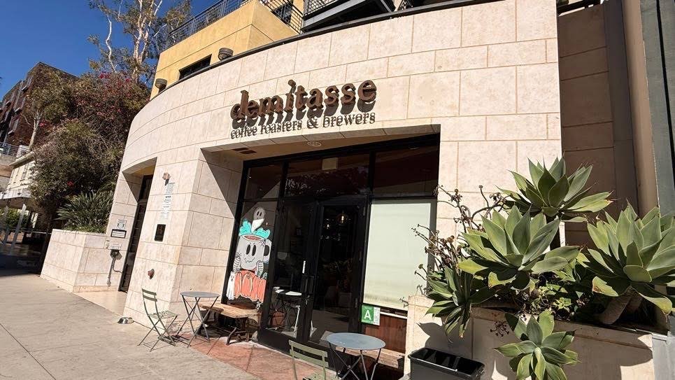 Demitasse specialty coffee shop in Los Angeles - photo 8