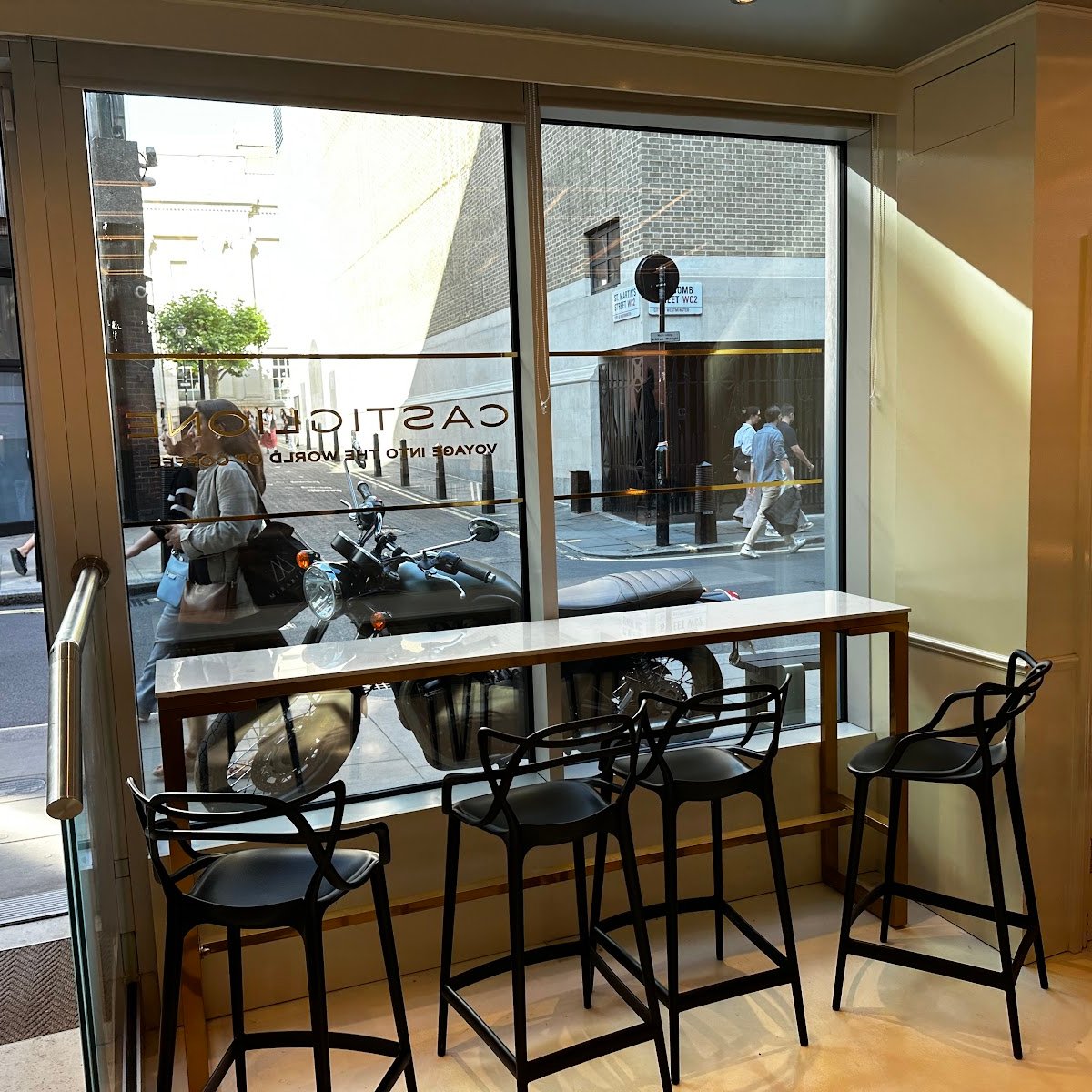 Castiglione specialty coffee shop in London - photo 11